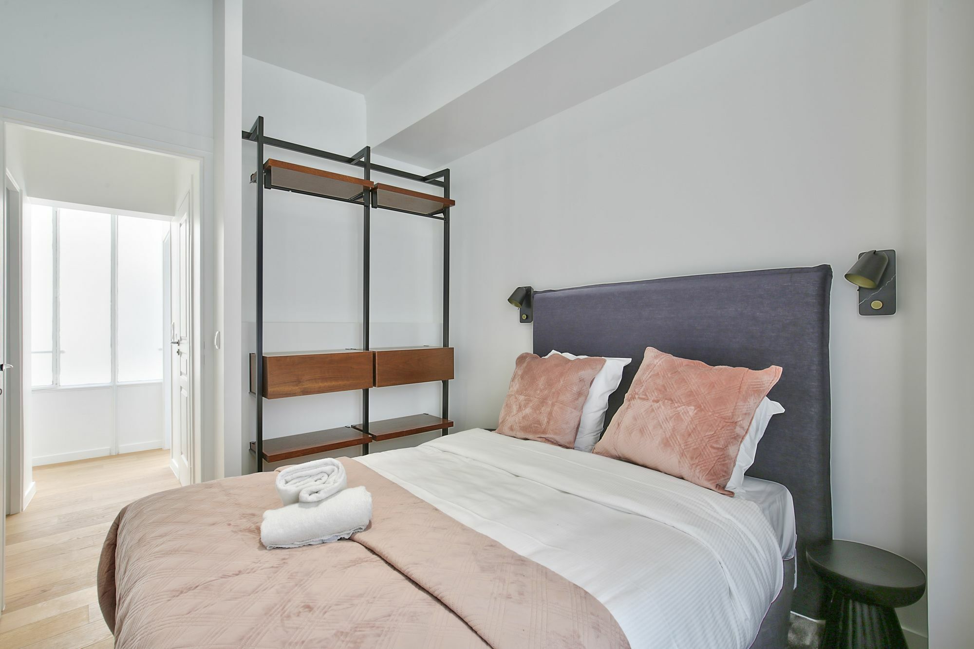 69 - Authentic Parisian Home Экстерьер фото