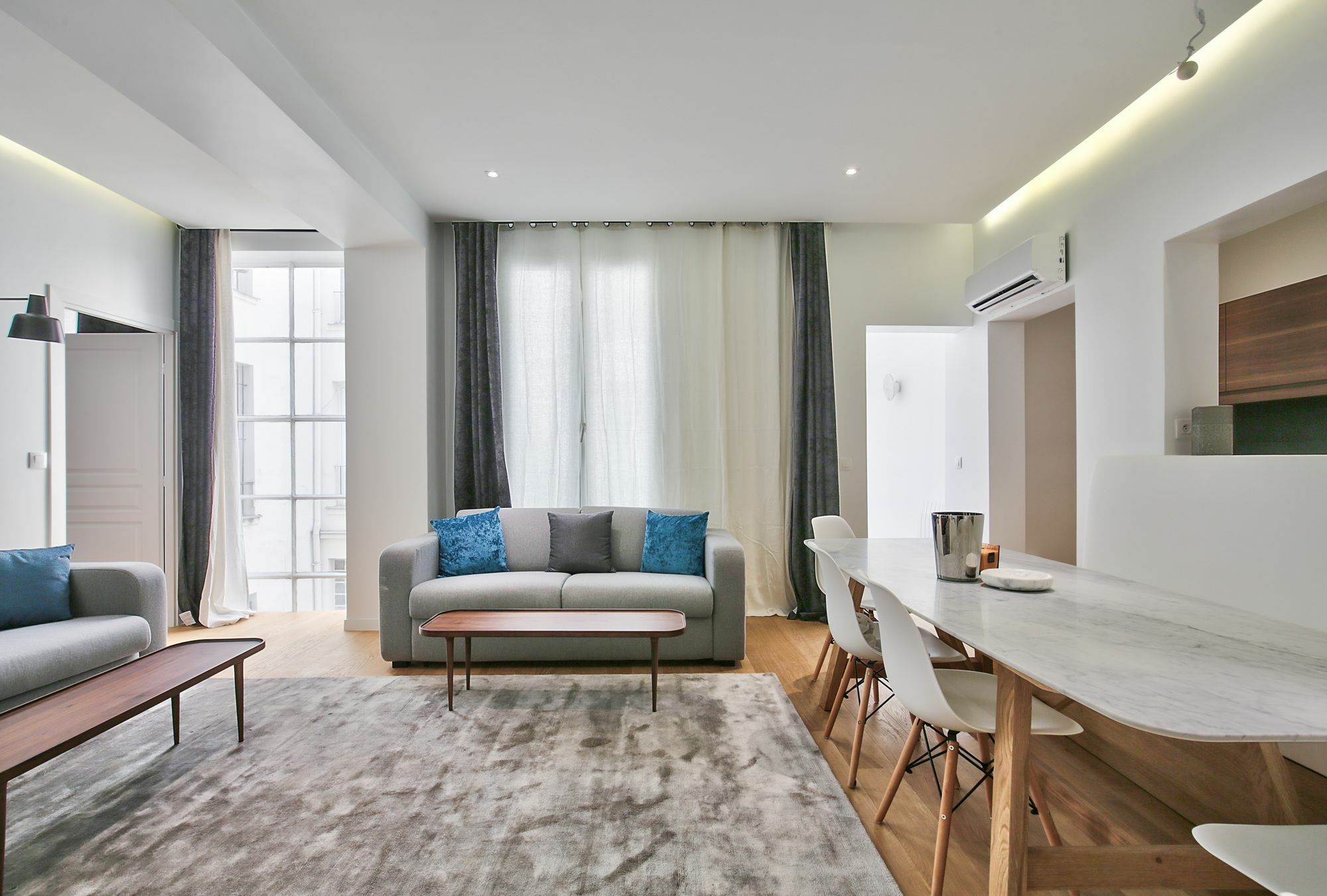 69 - Authentic Parisian Home Экстерьер фото