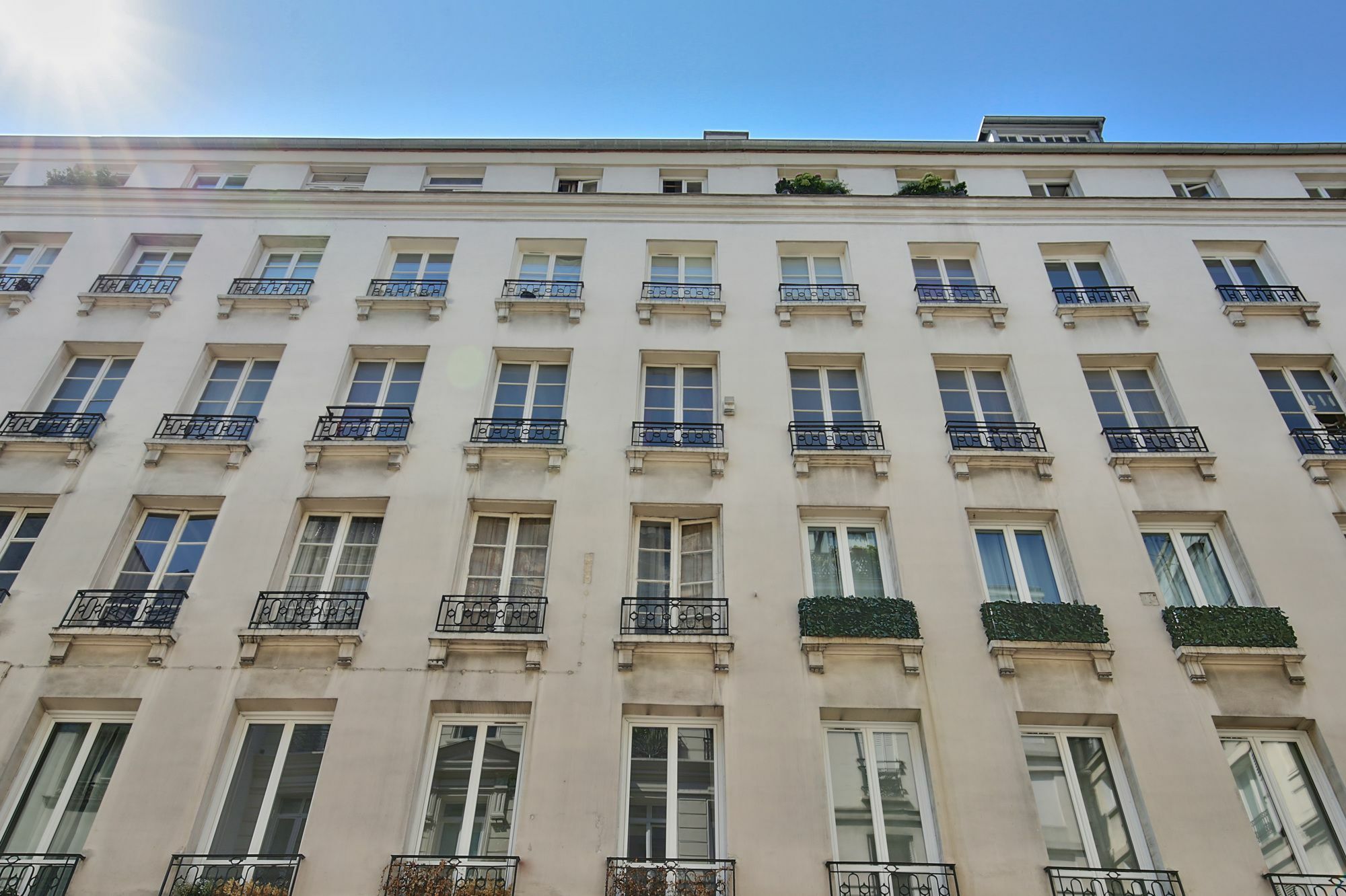 69 - Authentic Parisian Home Экстерьер фото